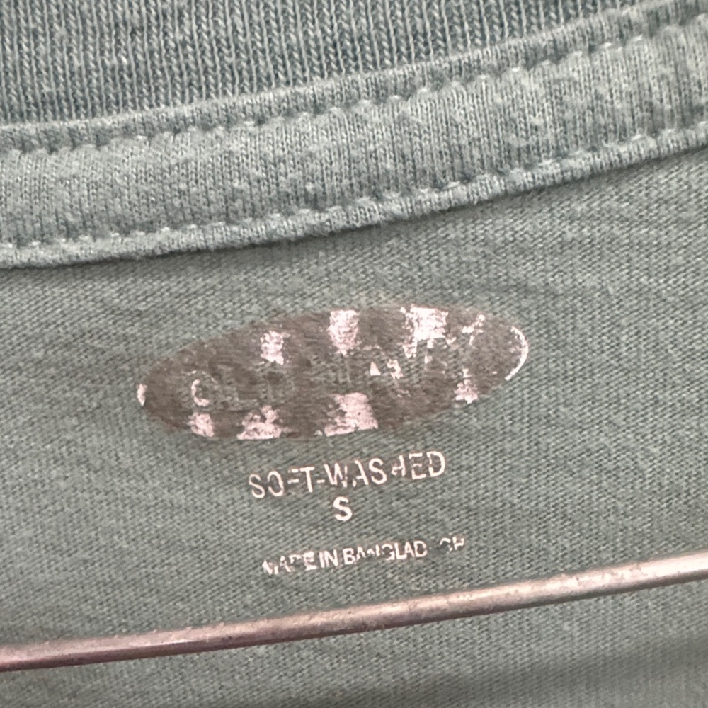 Old Navy Men's V-Neck Tee in Mint Green - Picture 2 of 2